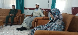 دیدار مسئول دفتر نمایندگی ولی فقیه در سپاه عنبرآباد از بسیجی هنرمند معلول عنبرآبادی